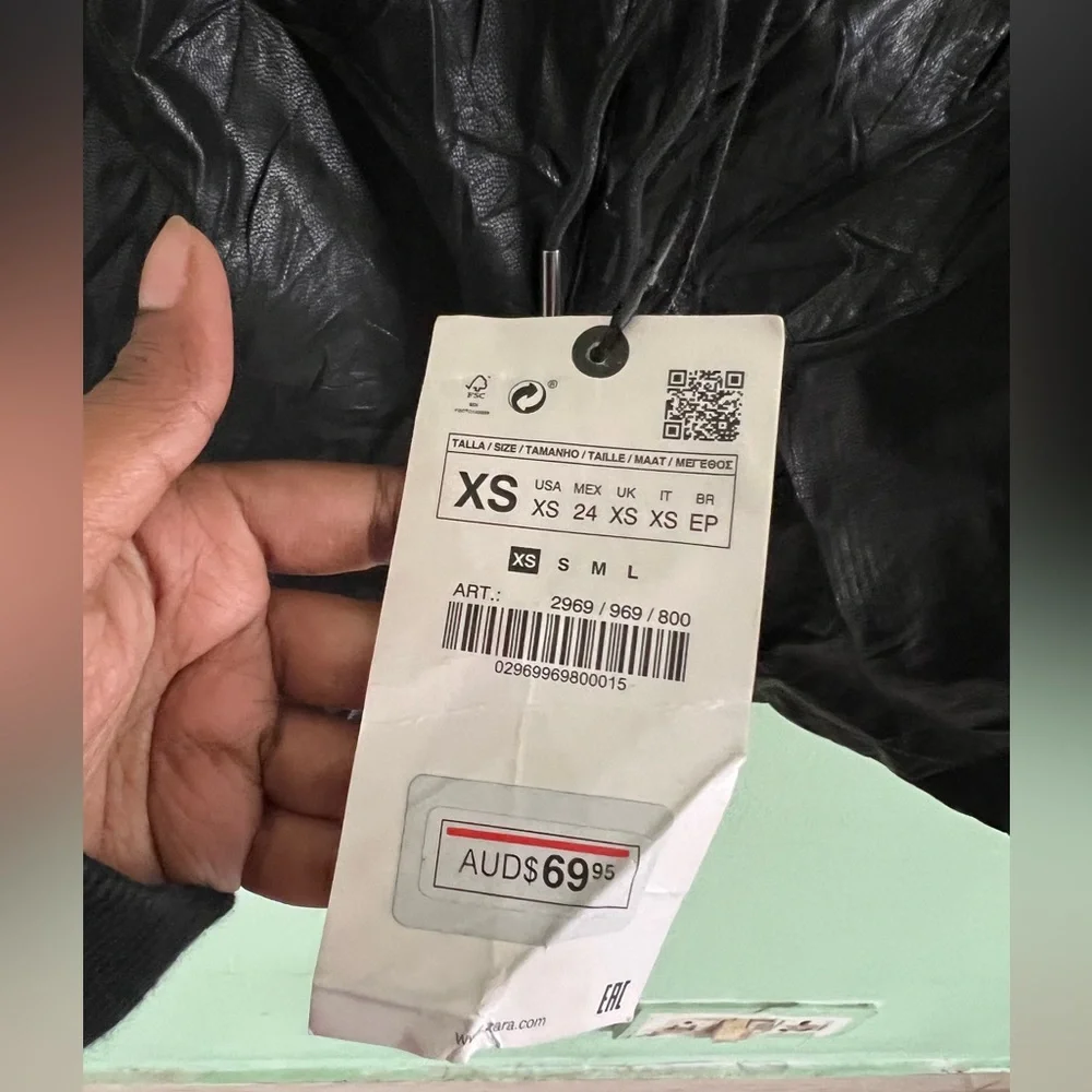 ZARA faux leather shorts 🩳 on SALE WITH TAG - Picture 4 of 9